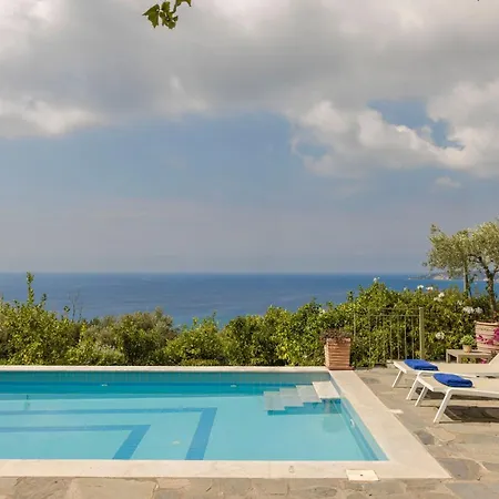 Villa Magdalani, Breathtaking Views Across Lourdas Bay